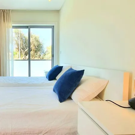 Lovelystay - Modern 3bedroom Duplex W/pool 펜션 *
