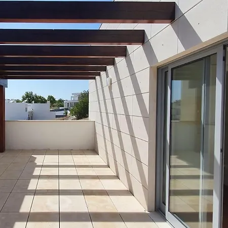 Lovelystay - Modern 3bedroom Duplex W/pool 펜션 *