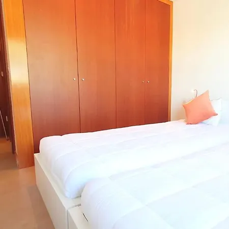 Lovelystay - Modern 3bedroom Duplex W/pool 앨칸타릴하