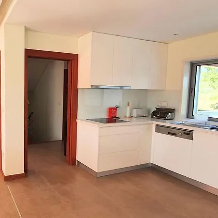 Lovelystay - Modern 3bedroom Duplex W/pool 펜션